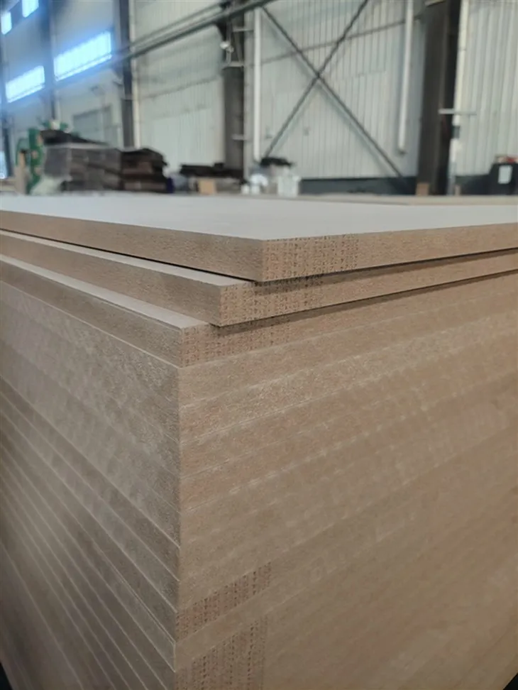 Madera MDF 1830 X 2440